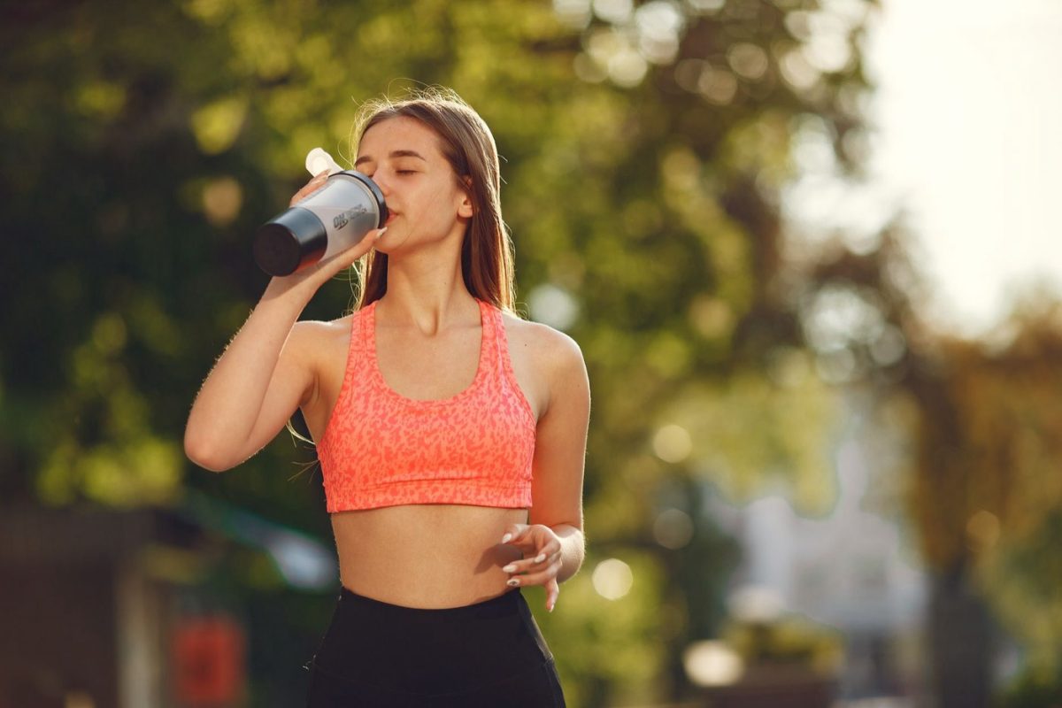 Isostar vs PowerBar : quelle boisson isotonique choisir